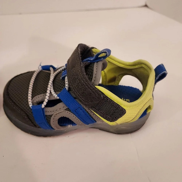 Carter's Baby Boy Blue, Green and Gray Ocean Lighted Sandals in Size 5 - Picture 5 of 12